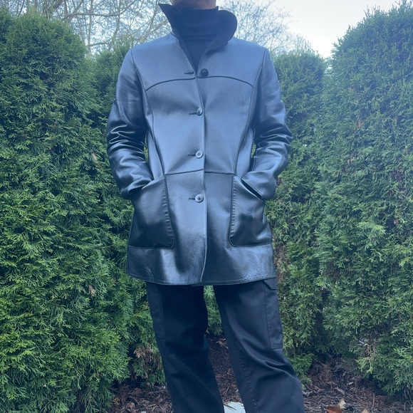 Danier original leather jacket - Picture 2 of 6